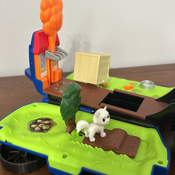 Paw Patrol Convertible Cars, Marshall and Chase - Picture 6 of 7